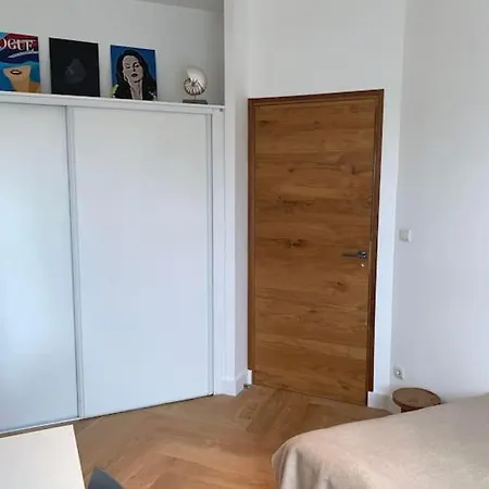 Jolie Recente 3 Chambres, 150 M De La